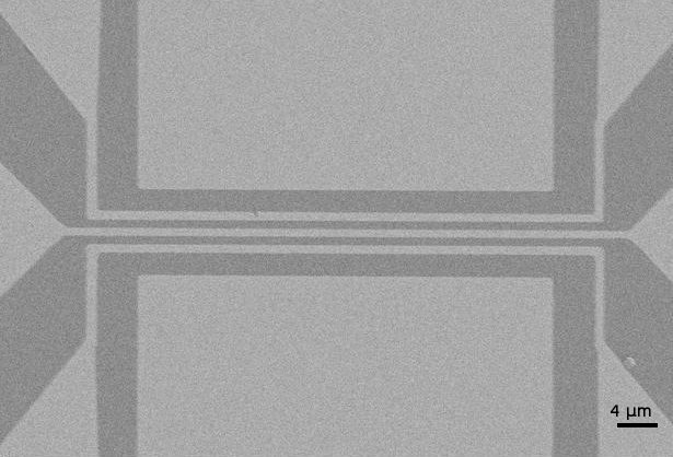 SEM picture of a three terminal nanostructure